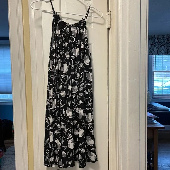 banana republic black floral dress Banana Republic | Dresses | Banana Republic Black Floral Silk Blend Lightweight Vneck Midi Dress Size Sm